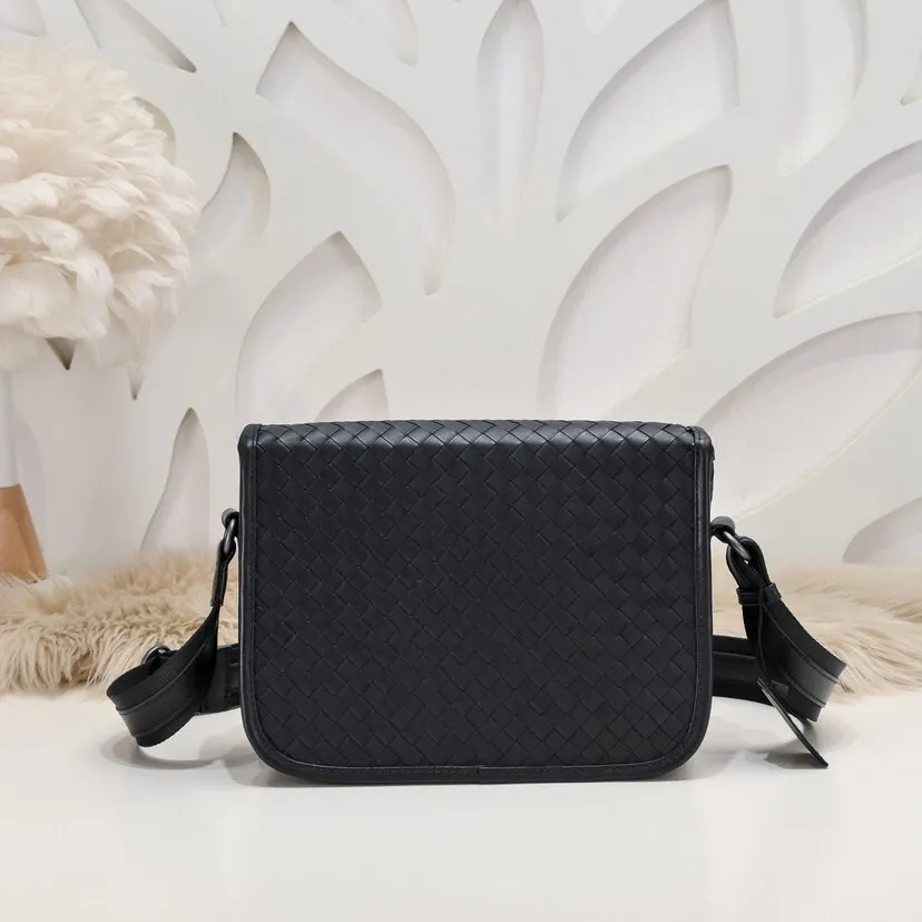 All categories 💚 Top version men’s bags 💚 BV 2024 new BV crossbody bag